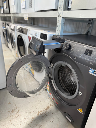 Transportation damaged Westinghouse WWW9024M5SA 9kg/5kg front load washer dryer combo - Second Hand Appliances Geebung